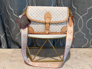 Diane White and Tan Bag